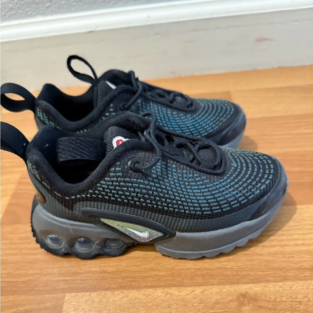 Nike Air Max Boys Black Blue Gray Mesh Sneakers Size 8C Lightweight Comfort